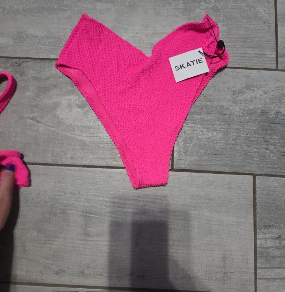 NWT Skatie Bright Pink Textured Two-Piece Bikini - PENNY top, MELLY bottoms - XL - Picture 2 of 11